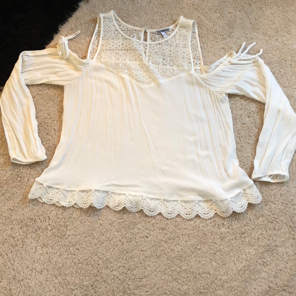 COLD SHOULDER TOP! 🌼